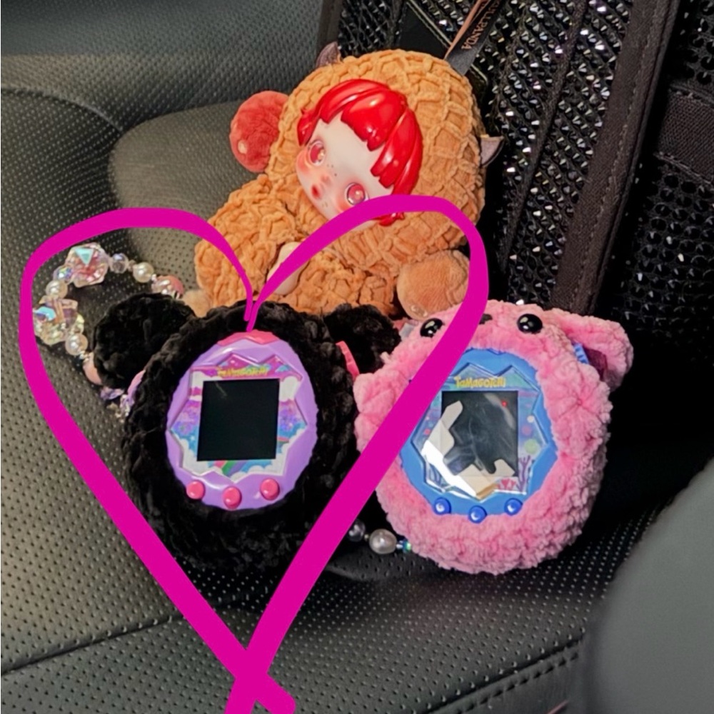 Tamagotchi Paradise Case | Handmade Crochet - Picture 3 of 3